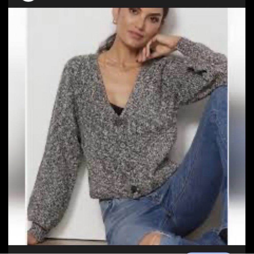 Evereve salt & pepper cropped v-neck cardigan sweater puff sleeves XS NICE!! 💕